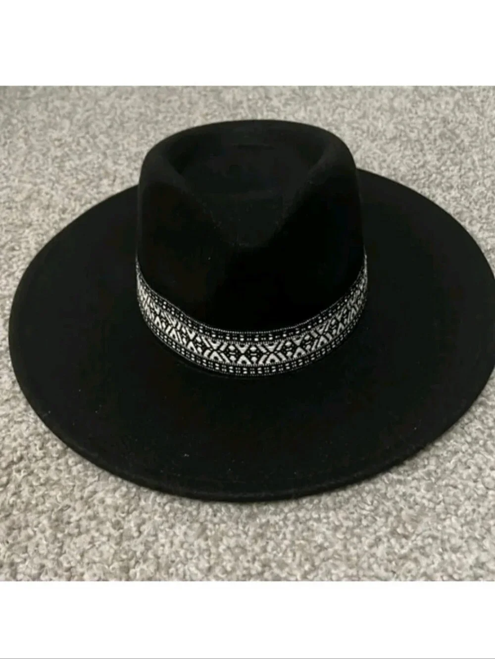 Black Wide-Brim Fedora Hat with Patterned Band NWOT